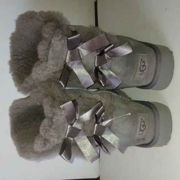 UGG BOOTS - Picture 4 of 10